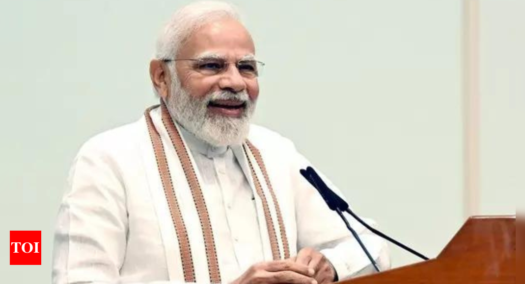 पीएम मोदी: नए खतरों का सामना करने के लिए तैयार रहें, पीएम मोदी ने सशस्त्र बलों से कहा |  भारत समाचार