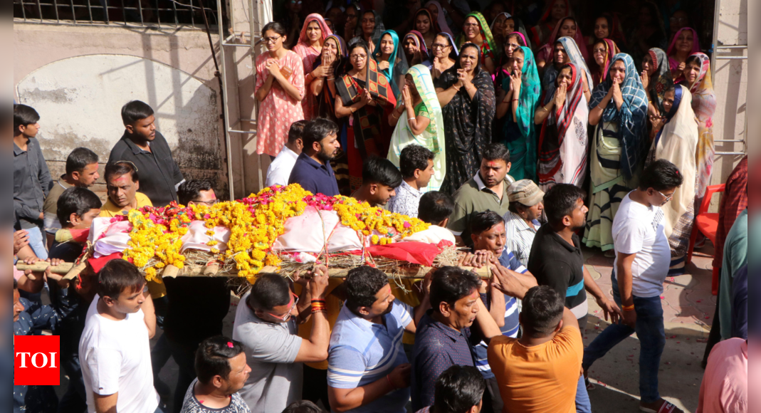 प्रभारी अधिकारी के शहर से बाहर होने के कारण मजिस्ट्रियल जांच अभी शुरू नहीं हुई है |  भारत समाचार