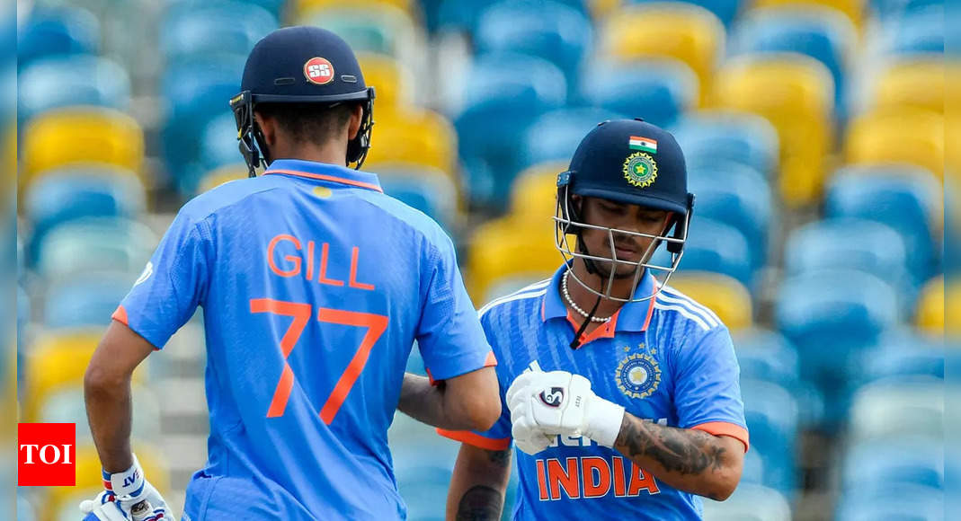 3rd ODI Live: Ishan Kishan, Shubman Gill give India a good start