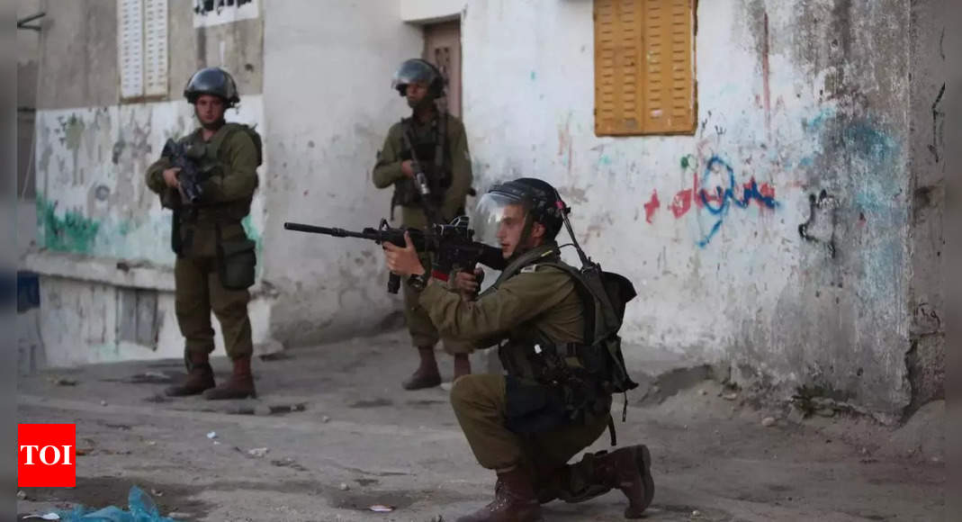 Israeli soldiers kill a Palestinian militant in the West Bank, saying he threw explosives