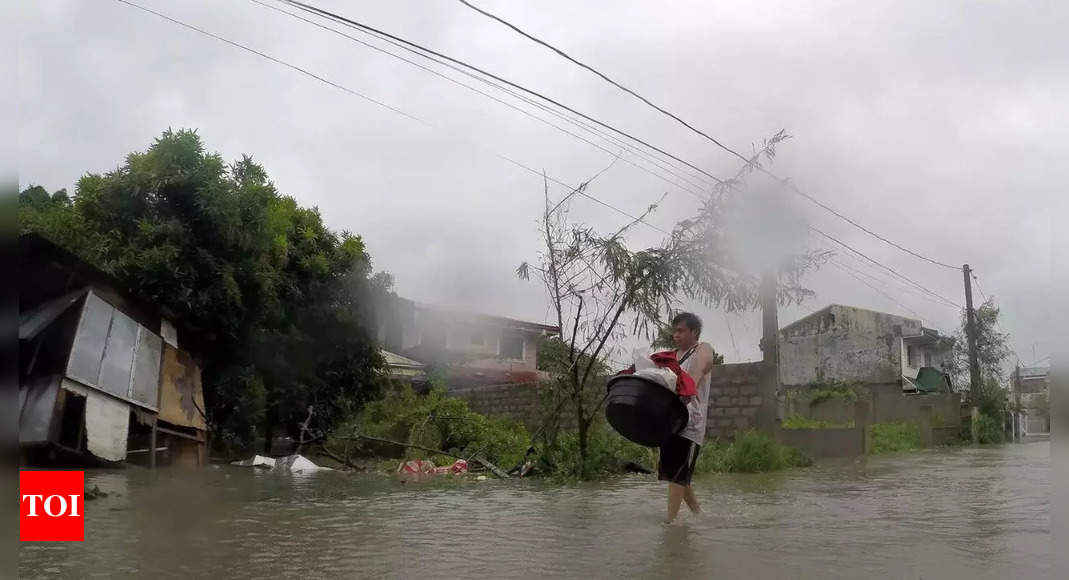 Typhoon Saola: Hundreds of flights cancelled in Hong Kong, China's Guangdong as Typhoon Saola nears