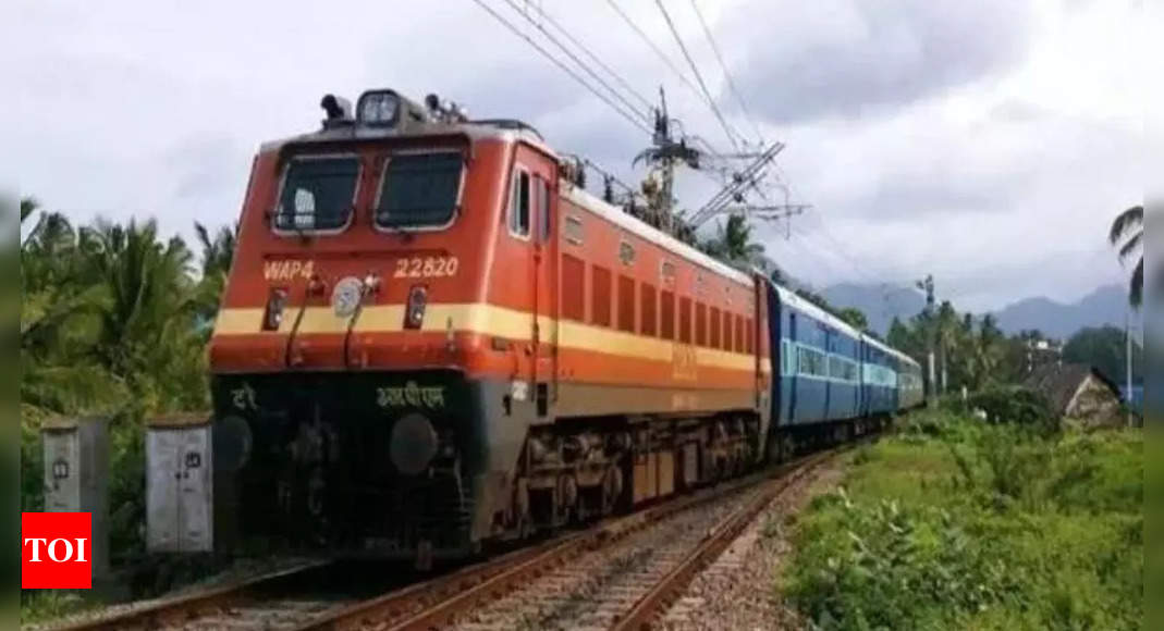 Kalash Yatra: Meri Mati Mera Desh: Indian Railways run 45 Kalash Yatra special trains