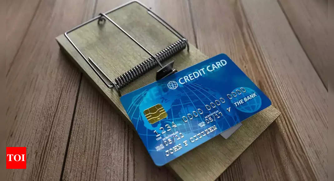 Beware of credit card traps! 6 things you must know to avoid paying extra