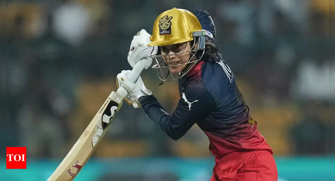 Royal Challengers Bangalore 44/0 in 4.4 Overs | RCB vs DC WPL live score today: Shafali Verma, Alice Capsey power Delhi Capitals to 194/5 against RCB